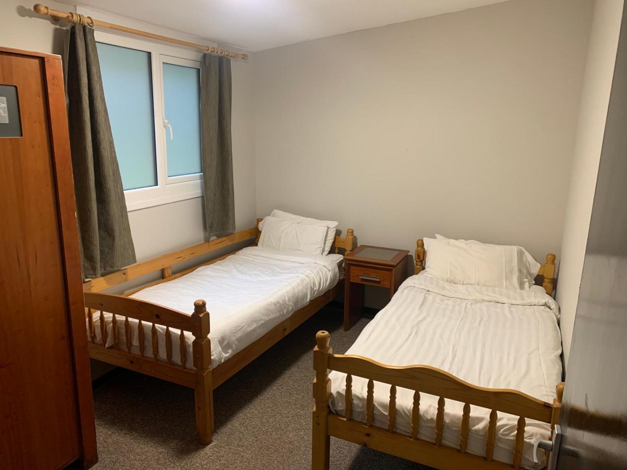 L And A Lodges Port Talbot Luaran gambar