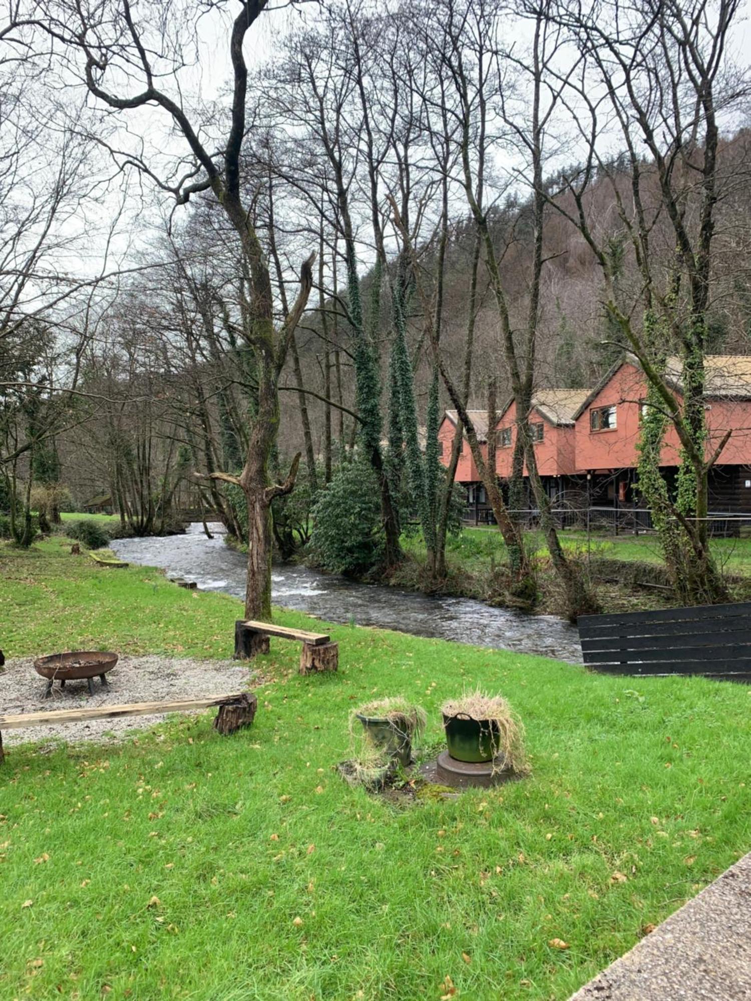L And A Lodges Port Talbot Luaran gambar