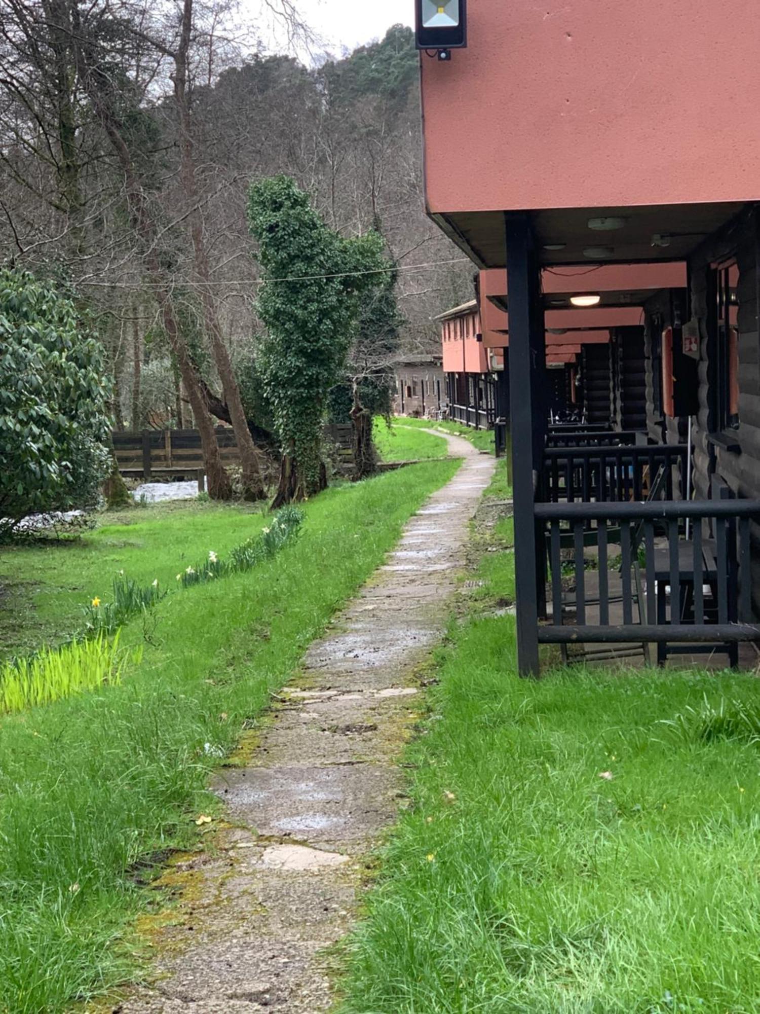 L And A Lodges Port Talbot Luaran gambar